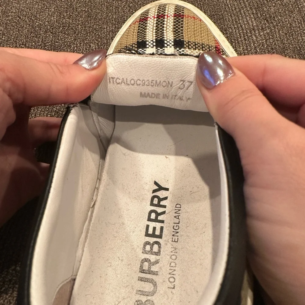 Burberry Sneakers - Picture 5 of 7